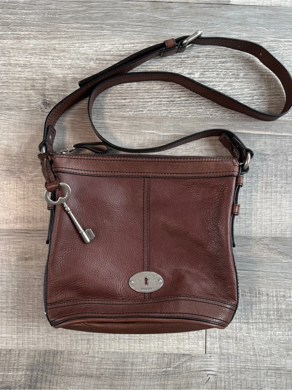 Fossil Maddox Leather Bucket Hobo Bag
